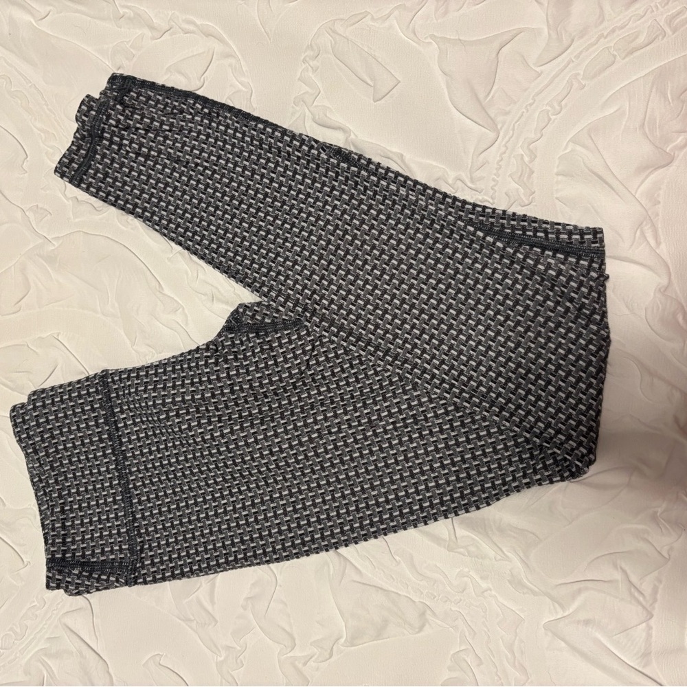 Size 10?patterned ivivva leggingss